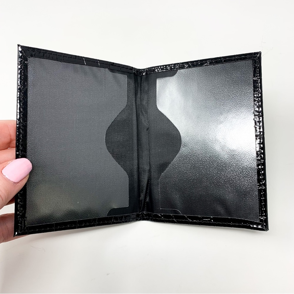 NEW Faux Leather CrocEmbossed CDC Vaccination Card Record Protector Holder Black - Picture 3 of 4